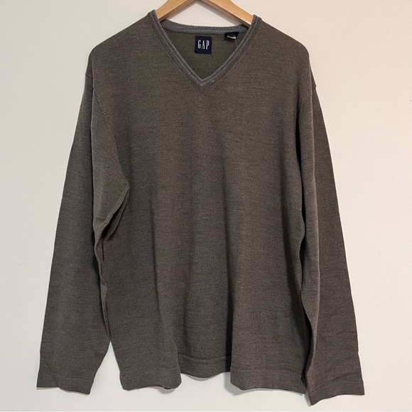 Gap Merino Wool Brown V-Neck Sweater Medium NWT - Picture 1 of 8